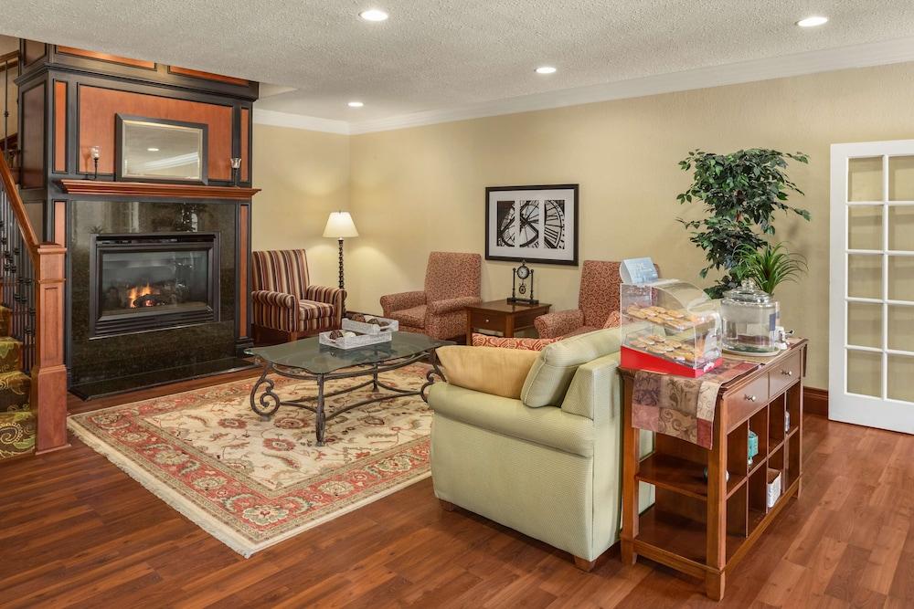 Country Inn & Suites By Radisson, Bloomington-Normal Airport, Il ภายนอก รูปภาพ